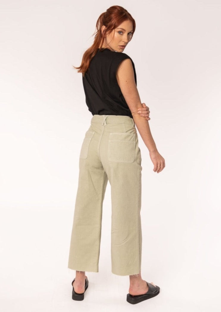 Cropped Straight Leg Jeans